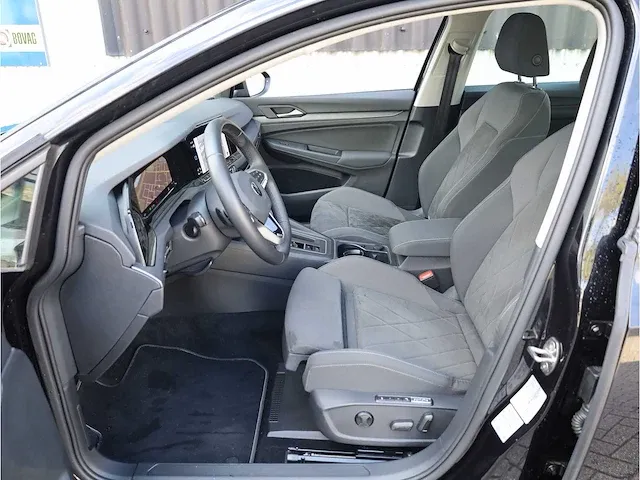 Volkswagen golf 1.5 etsi style automaat 2021 panoramadak iq light matrix led memory massage achterbank verwarmd - afbeelding 4 van  37