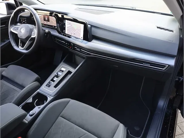 Volkswagen golf 1.5 etsi style automaat 2021 panoramadak iq light matrix led memory massage achterbank verwarmd - afbeelding 6 van  37