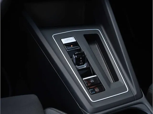 Volkswagen golf 1.5 etsi style automaat 2021 panoramadak iq light matrix led memory massage achterbank verwarmd - afbeelding 14 van  37