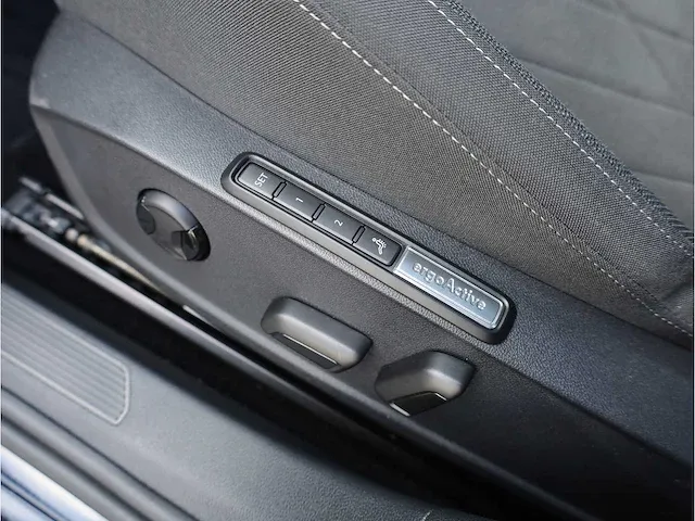 Volkswagen golf 1.5 etsi style automaat 2021 panoramadak iq light matrix led memory massage achterbank verwarmd - afbeelding 22 van  37