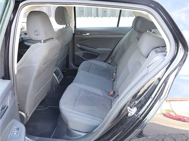 Volkswagen golf 1.5 etsi style automaat 2021 panoramadak iq light matrix led memory massage achterbank verwarmd - afbeelding 27 van  37