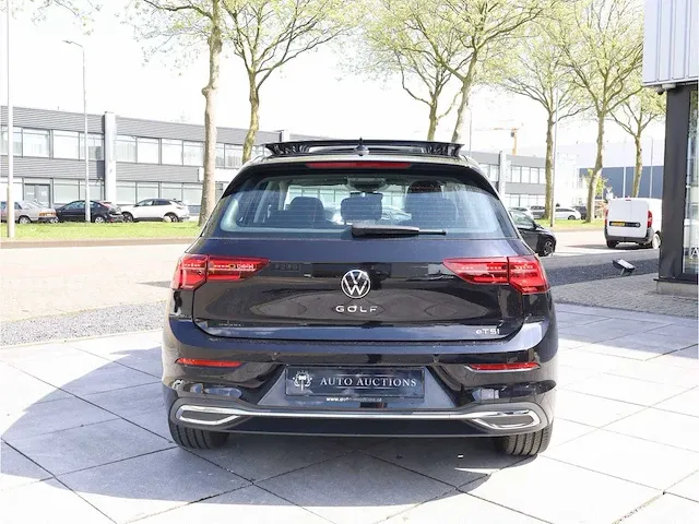 Volkswagen golf 1.5 etsi style automaat 2021 panoramadak iq light matrix led memory massage achterbank verwarmd - afbeelding 32 van  37