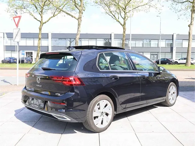 Volkswagen golf 1.5 etsi style automaat 2021 panoramadak iq light matrix led memory massage achterbank verwarmd - afbeelding 33 van  37