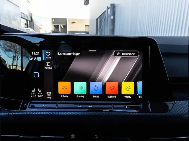 Volkswagen golf 1.5 etsi united automaat 2021 adaptive cruise stoel&stuurverwarmd carplay/android getint glas - afbeelding 13 van  30