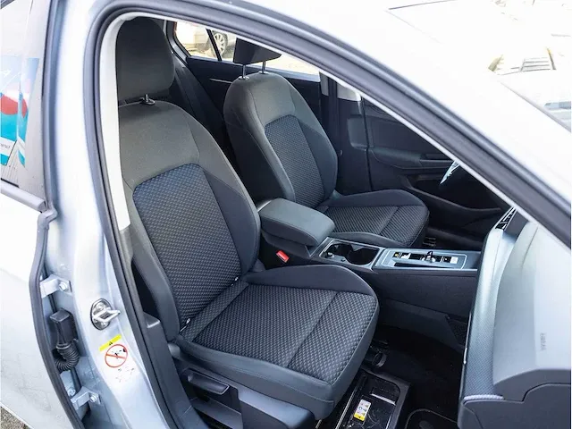 Volkswagen golf 1.5 etsi united automaat 2021 adaptive cruise stoel&stuurverwarmd carplay/android getint glas - afbeelding 22 van  30
