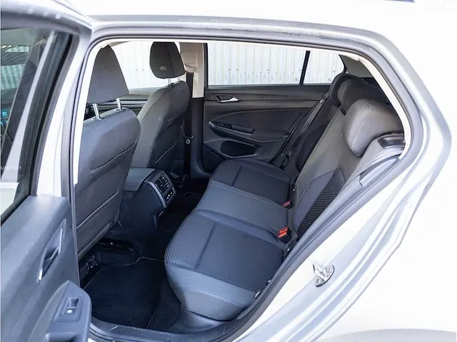 Volkswagen golf 1.5 etsi united automaat 2021 adaptive cruise stoel&stuurverwarmd carplay/android getint glas - afbeelding 24 van  30