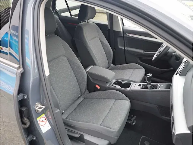 Volkswagen golf 1.5 tsi life 2020 camera stoelverwarming adaptive navigatiesysteem - afbeelding 4 van  27