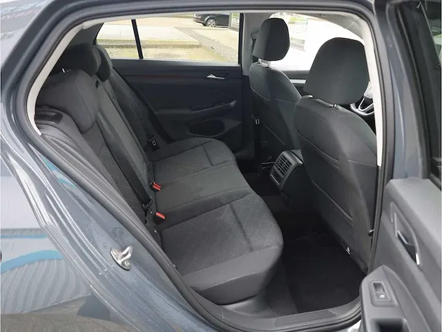 Volkswagen golf 1.5 tsi life 2020 camera stoelverwarming adaptive navigatiesysteem - afbeelding 19 van  27
