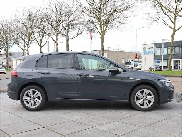 Volkswagen golf 1.5 tsi life 2020 camera stoelverwarming adaptive navigatiesysteem - afbeelding 24 van  27