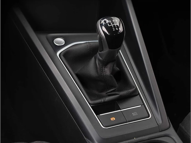 Volkswagen golf 1.5 tsi life 2021 virtual cockpit navigatiesysteem carplay led - afbeelding 13 van  26