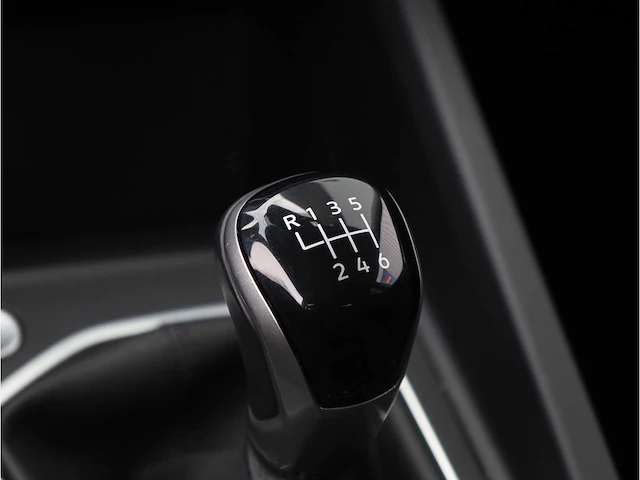 Volkswagen golf 1.5 tsi life business automaat 2022 camera adaptive carplay stoelverwarming led dab - afbeelding 13 van  38