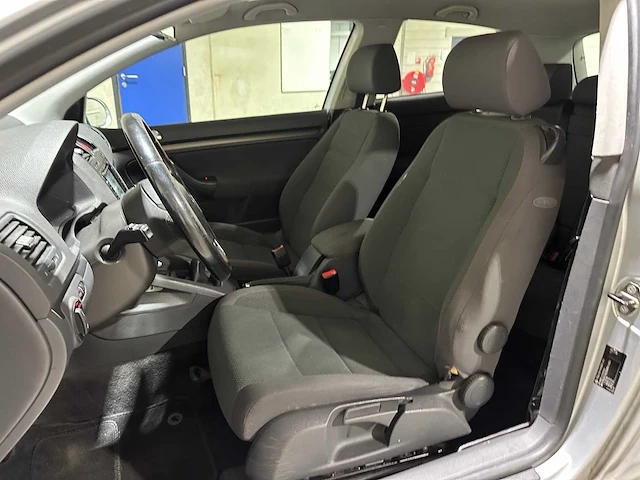 Volkswagen golf 1.6 fsi comfortline 116pk 2005, 01-pz-rk - afbeelding 24 van  39
