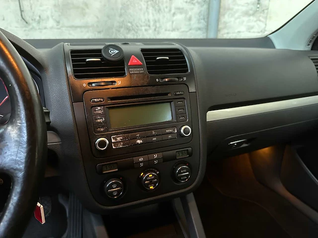 Volkswagen golf 1.6 fsi sportline 105pk 2006, 90-sl-jz - afbeelding 18 van  36