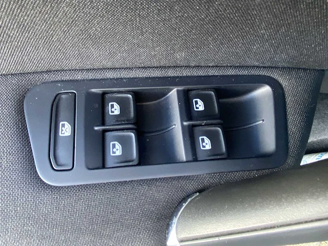 Volkswagen golf 1.6 tdi comfortline 2016 | kb-106-p - afbeelding 5 van  35