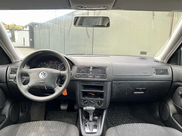 Volkswagen golf 1.6 trendline 2000 | 40-ft-xr i - afbeelding 17 van  25