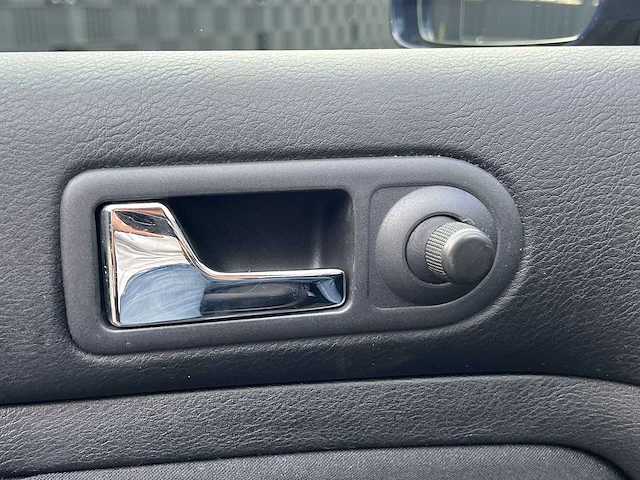 Volkswagen golf 1.6 trendline 2000 | 40-ft-xr i - afbeelding 24 van  25