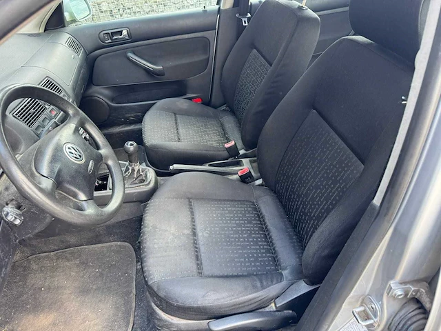 Volkswagen golf 1.9 tdi car 2002 | 19-js-gn i - afbeelding 17 van  19