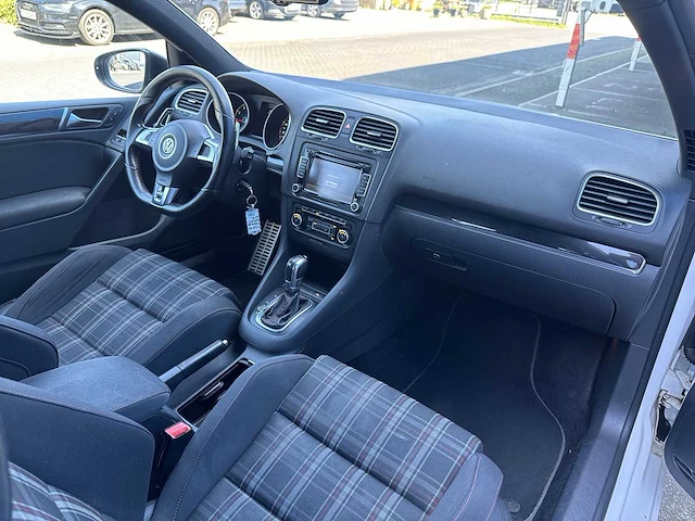 Volkswagen golf 2.0 gti car 2011 | x-506-kg - afbeelding 17 van  25