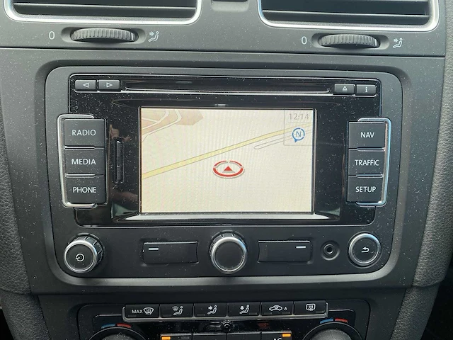 Volkswagen golf 2.0 tdi highline bluemotion| hz-014-r i - afbeelding 16 van  31