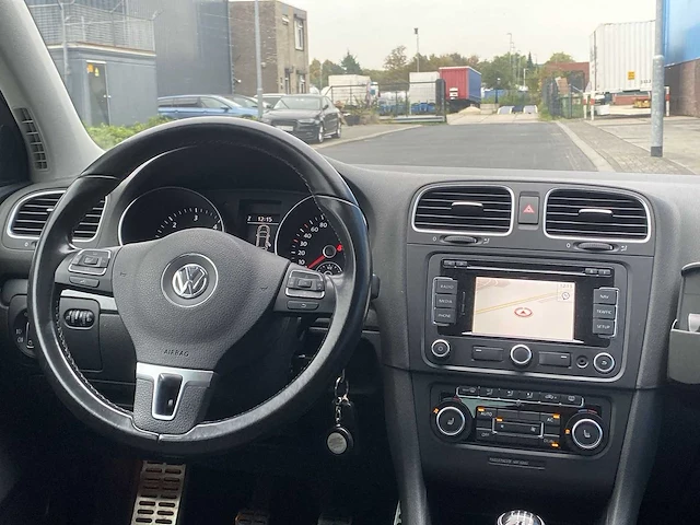 Volkswagen golf 2.0 tdi highline bluemotion| hz-014-r i - afbeelding 22 van  31
