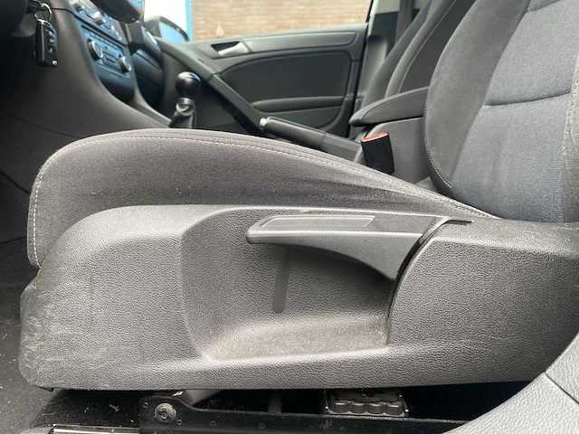 Volkswagen golf 2.0 tdi highline bluemotion| hz-014-r i - afbeelding 28 van  31