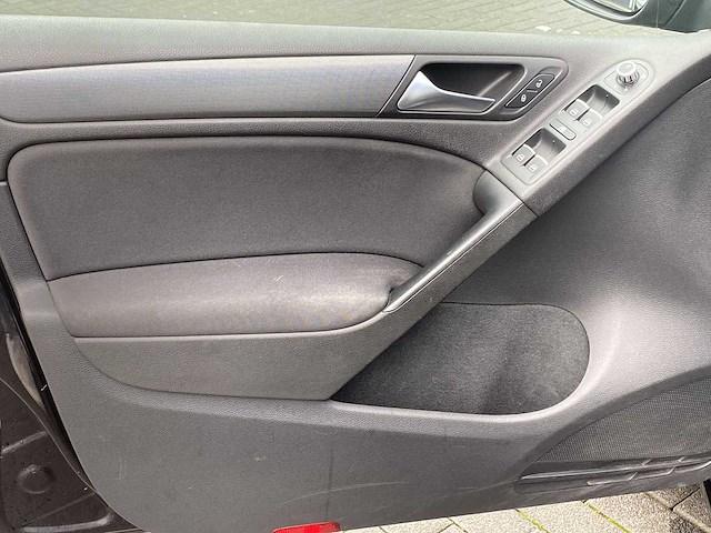 Volkswagen golf 2.0 tdi highline bluemotion| hz-014-r i - afbeelding 4 van  31