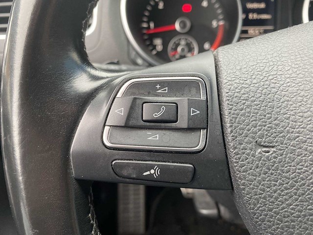 Volkswagen golf 2.0 tdi highline bluemotion| hz-014-r i - afbeelding 10 van  31