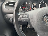 Volkswagen golf 2.0 tdi highline bluemotion| hz-014-r i - afbeelding 11 van  31