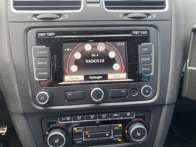 Volkswagen golf 2.0 tdi highline bluemotion| hz-014-r i - afbeelding 14 van  31