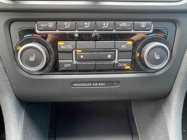 Volkswagen golf 2.0 tdi highline bluemotion| hz-014-r i - afbeelding 17 van  31