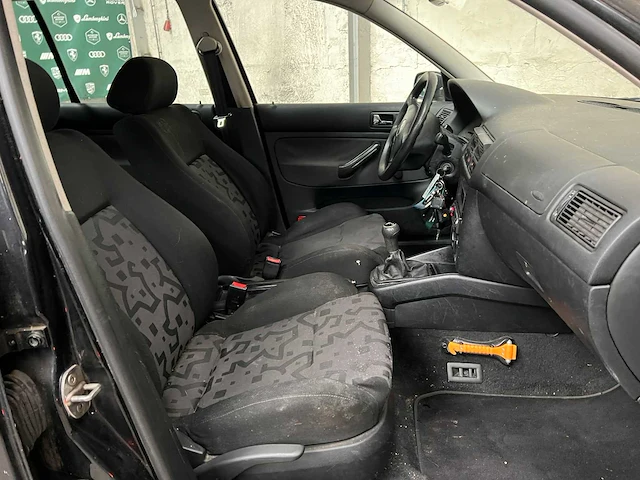 Volkswagen golf 2.0 trendline 116pk 2000, 32-dt-zh - afbeelding 17 van  26