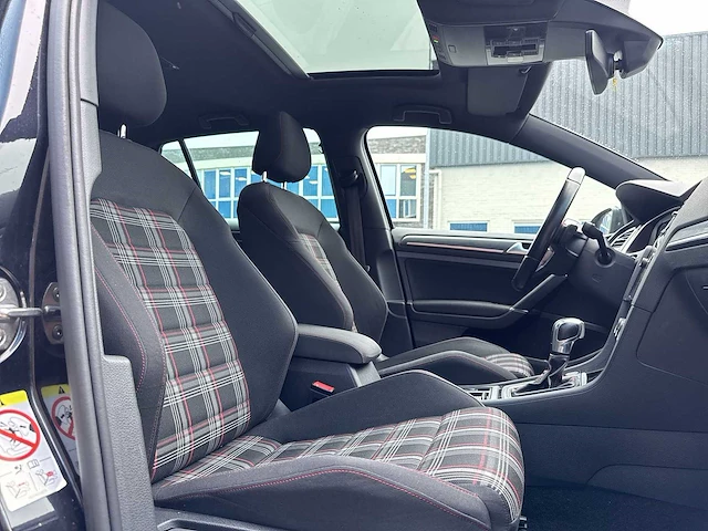Volkswagen golf 2.0 tsi gti performance 2019 | s-779-ht - afbeelding 22 van  31
