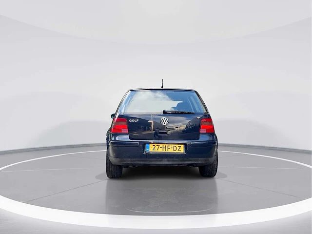 Volkswagen golf 2.3 v5 highline 2001 | 27-hf-dz i - afbeelding 3 van  23