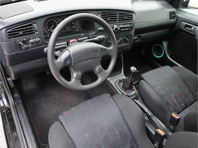 Volkswagen golf 2.8 vr6 1996, hng-96-r - afbeelding 2 van  27