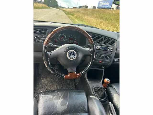 Volkswagen golf cabriolet 2.0 highline 2001 | 81-hg-kx i - afbeelding 13 van  16