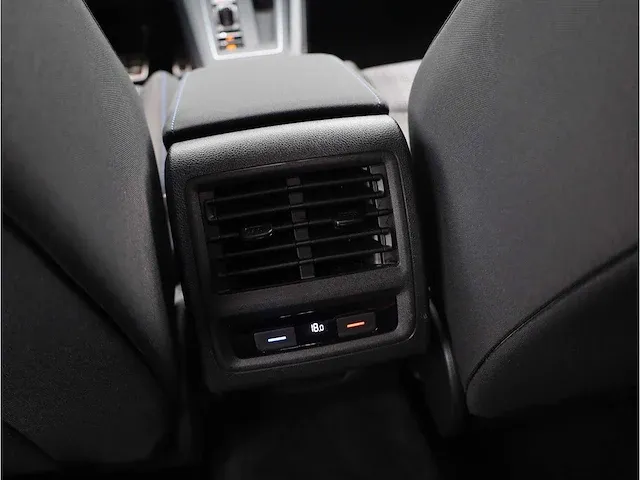 Volkswagen golf gte 1.4 e-hybrid phev 245pk automaat camera stoel&stuur verwarming adaptive led dab carplay - afbeelding 21 van  33