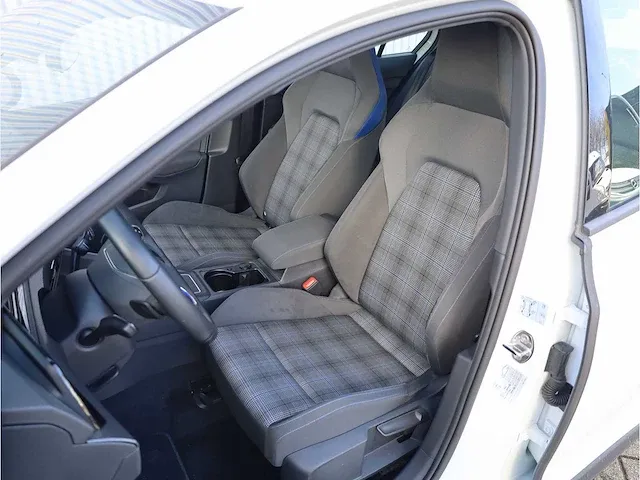 Volkswagen golf gte 1.4 e-hybrid phev 245pk automaat carplay/android stoel&stuurverwarming led dab adaptive - afbeelding 3 van  22