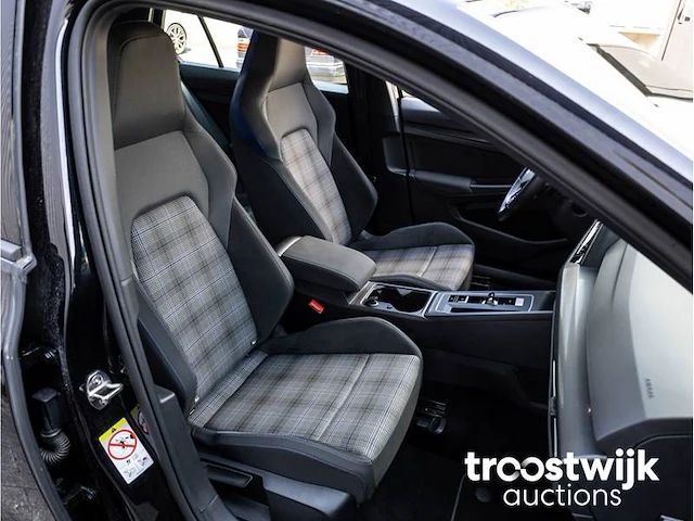 Volkswagen golf gte 1.4 ehybrid phev 245pk automaat 2020 virtual cockpit navigatiesysteem carplay/android lane assist stoel&stuurverwarming - afbeelding 26 van  33