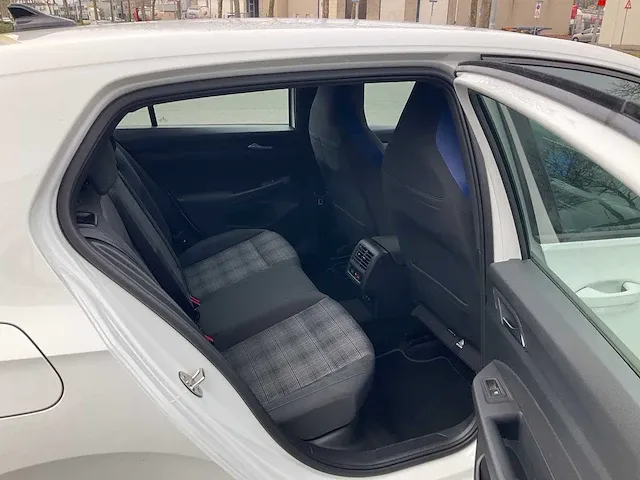Volkswagen golf gte 1.4 ehybrid phev 245pk automaat 2021 achteruitrijcamera virtual cockpit carplay/android led dab - afbeelding 24 van  31