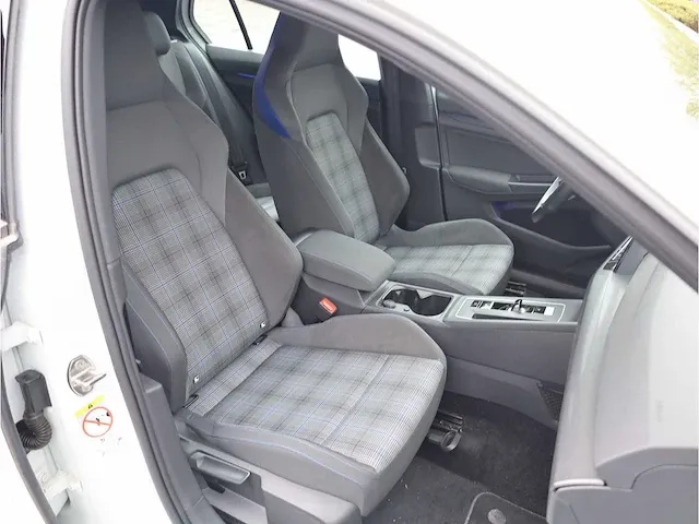 Volkswagen golf gte 1.4 ehybrid phev 245pk automaat 2021 adaptive cruise stoel&stuurverwarming carplay navi - afbeelding 20 van  32