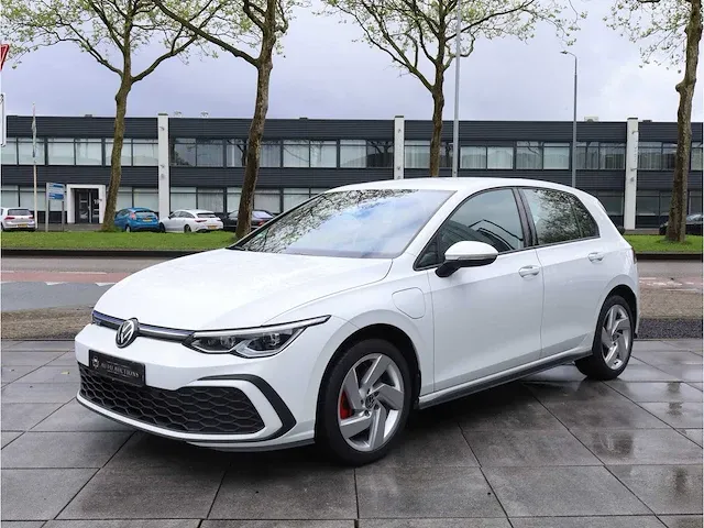 Volkswagen golf gte 1.4 ehybrid phev 245pk automaat 2021 adaptive cruise stoel&stuurverwarming carplay navi - afbeelding 32 van  32