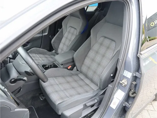 Volkswagen golf gte 1.4 ehybrid phev 245pk automaat 2021 keyless dodehoeksensor 18''inch led mistlampen adaptive - afbeelding 4 van  34