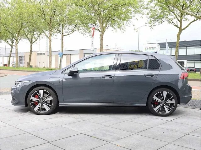 Volkswagen golf gte 1.4 ehybrid phev 245pk automaat 2021 keyless dodehoeksensor 18''inch led mistlampen adaptive - afbeelding 12 van  34