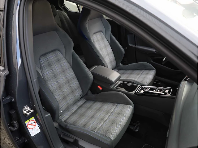 Volkswagen golf gte 1.4 ehybrid phev 245pk automaat 2022 - afbeelding 24 van  38