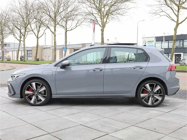 Volkswagen golf gte 1.4 ehybrid phev 245pk panodak keyless camera dodehoek 18''inch stoel&stuurverwarming adaptive - afbeelding 11 van  34