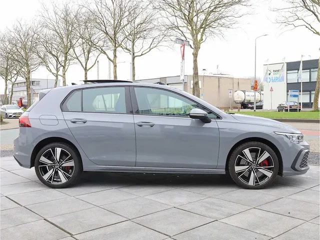 Volkswagen golf gte 1.4 ehybrid phev 245pk panodak keyless camera dodehoek 18''inch stoel&stuurverwarming adaptive - afbeelding 31 van  34