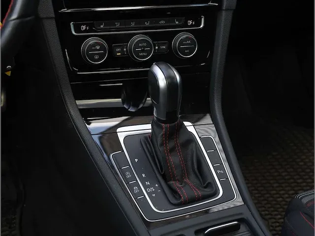 Volkswagen golf gti 2.0 tsi 245pk automaat 2019 panoramadak dynaudio achteruitrijcamera virtual cockpit 18"inch - afbeelding 13 van  30