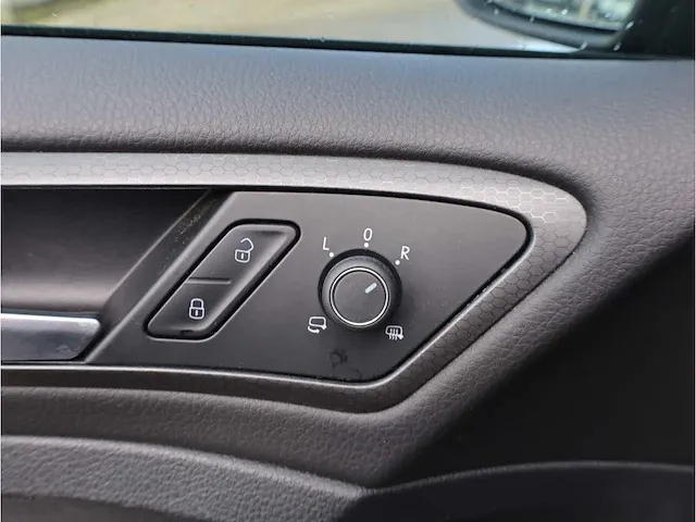 Volkswagen golf gti 2.0 tsi 245pk automaat 2019 panoramadak dynaudio achteruitrijcamera virtual cockpit 18"inch - afbeelding 18 van  30