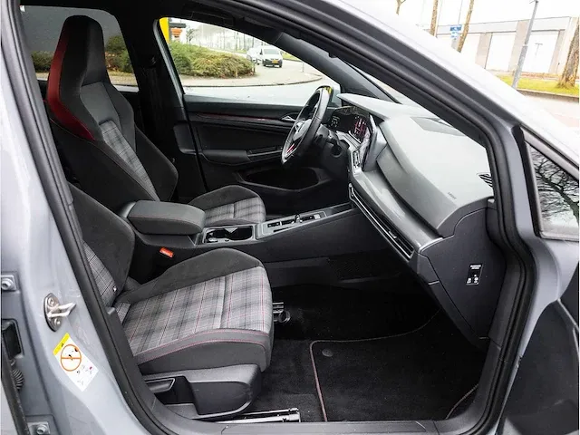 Volkswagen golf gti 2.0 tsi 245pk automaat 2020 achteruitrijcamera stoel & stuurverwarming led mistlampen 19"inch - afbeelding 30 van  39