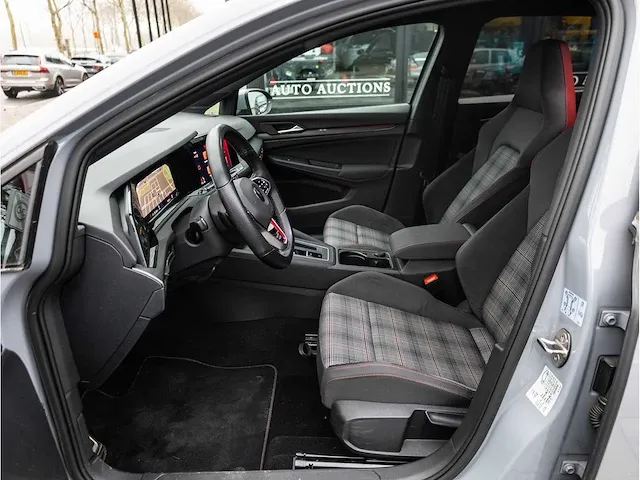 Volkswagen golf gti 2.0 tsi 245pk automaat 2020 achteruitrijcamera stoel & stuurverwarming led mistlampen 19"inch - afbeelding 3 van  39